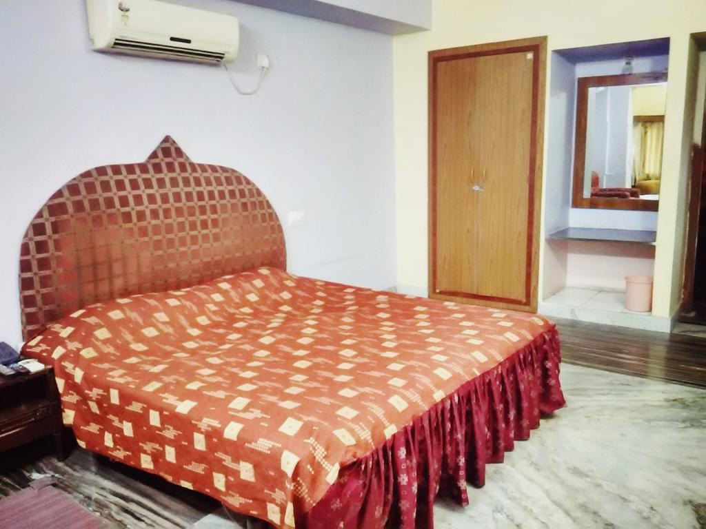 Hotel Rani Palace At Lake Fatehsagar Udaipur Exterior foto